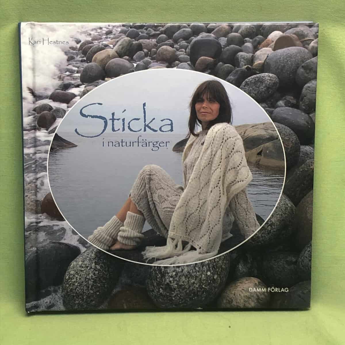 Kari Hestnes : Sticka i naturfärger