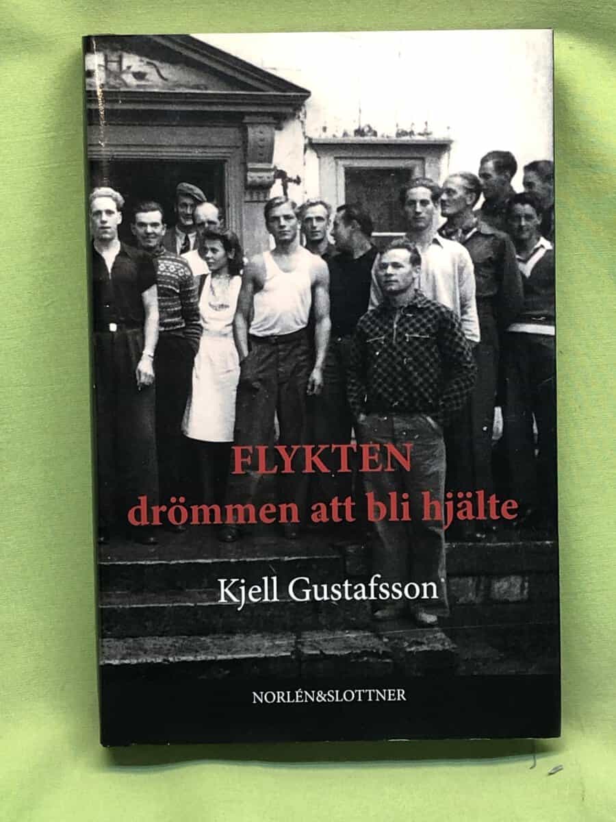 Kjell Gustafsson : Flykten