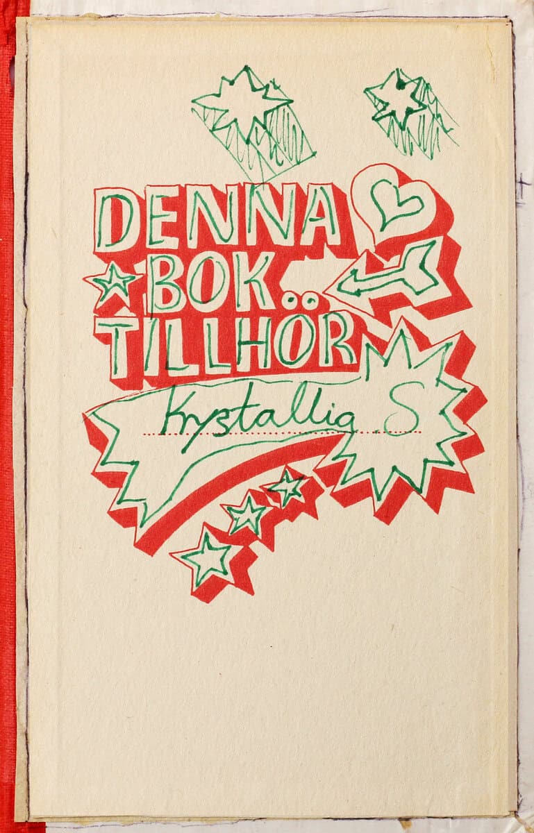 Krystallia Sakellariou : Denna bok tillhör Krystallia S : insidor utsidor - en bok av böcker och andra berättelser