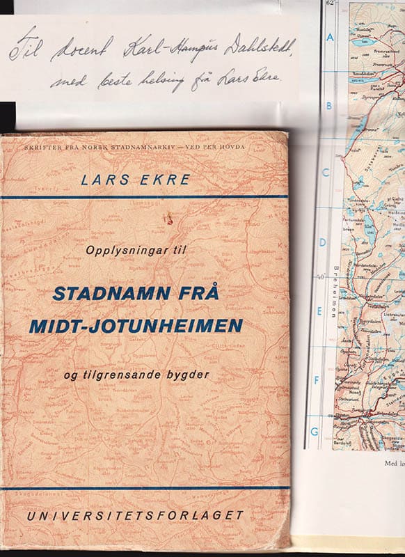 Lars Ekre : Opplysningar til stadnamn frå Midt-Jotunheimen og tilgrensande bygder. Med 1 kart