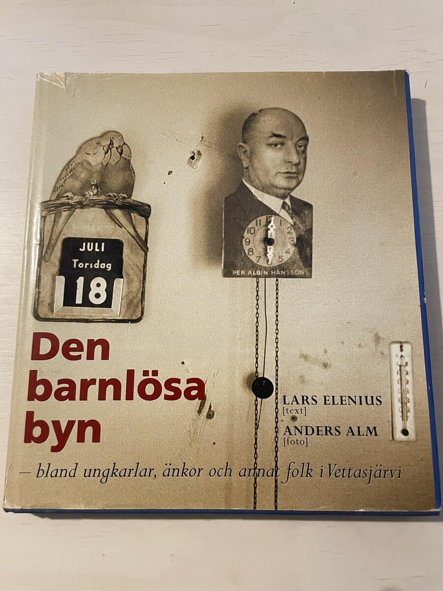 Lars Elenius : Den barnlösa byn