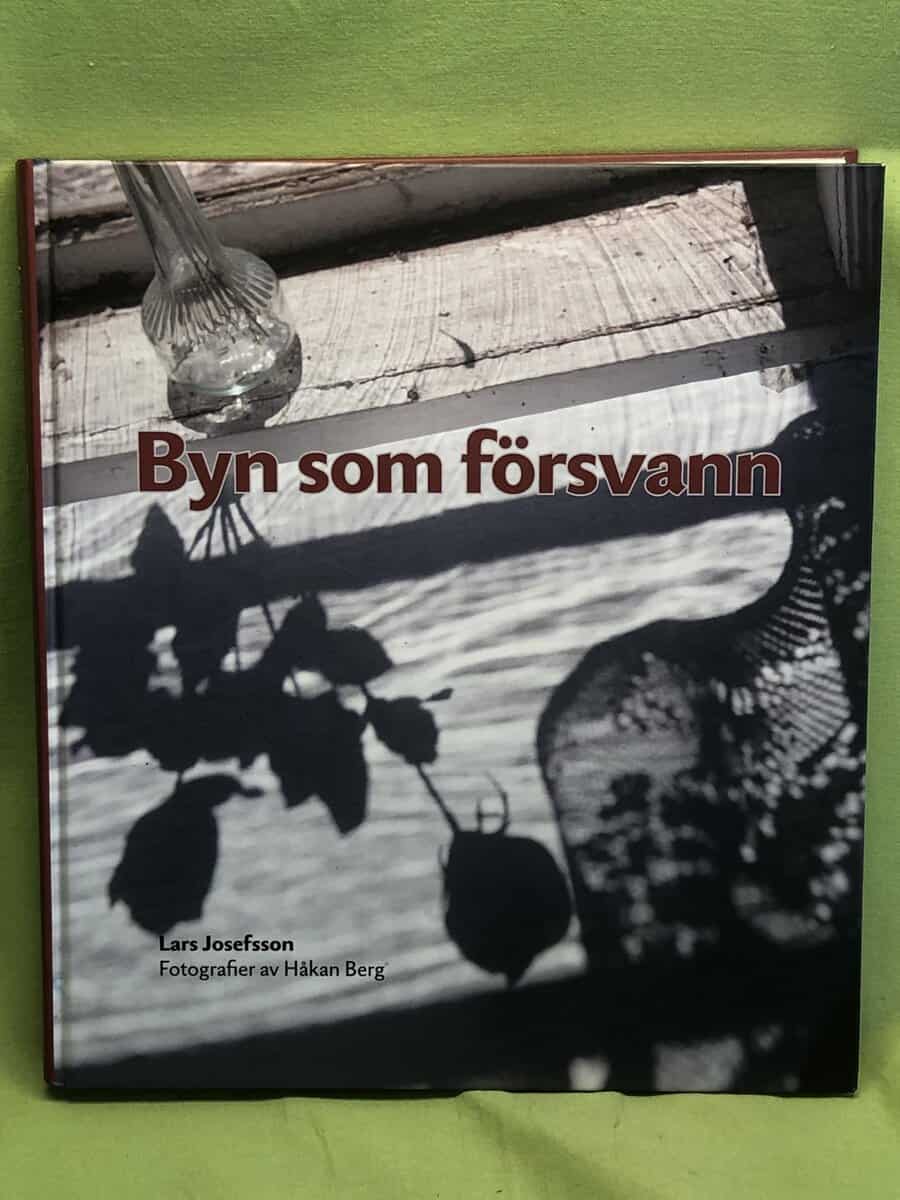 Lars Josefsson : Byn som försvann