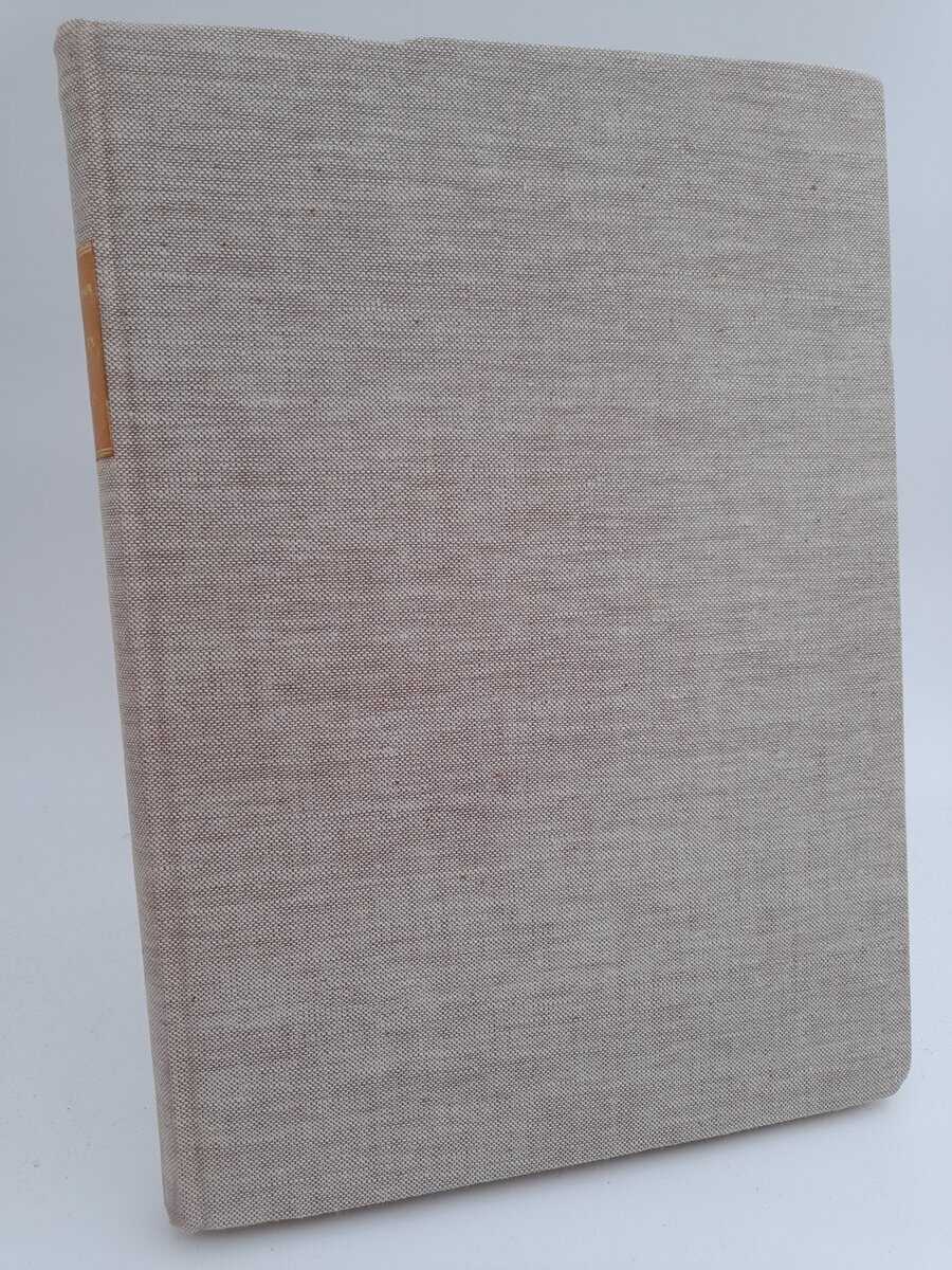 Lars-Magnus Håkansson : Med skogen som bakgrund