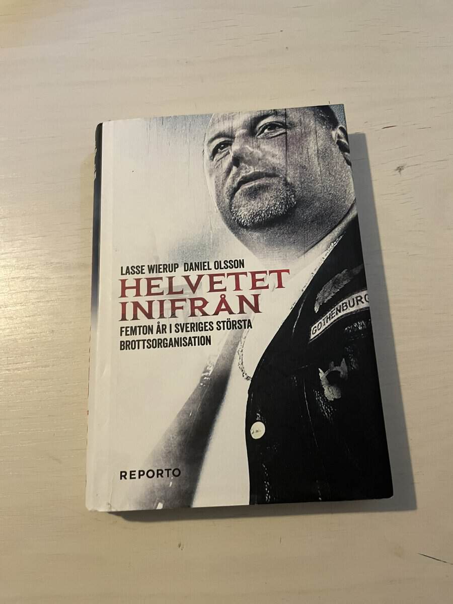 Lasse Wierup : Helvetet inifrån