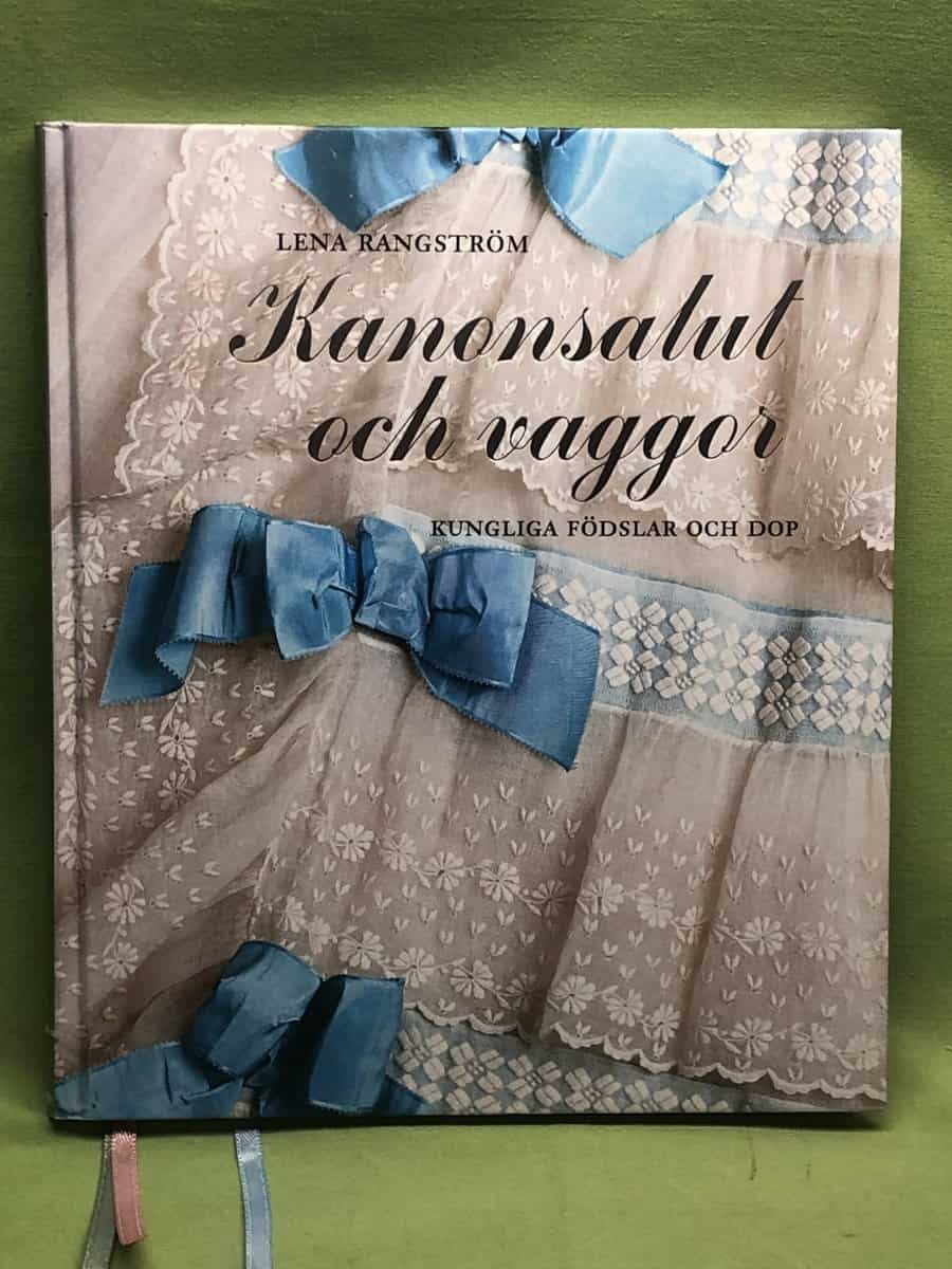 Lena Rangström : Kanonsalut och vaggor