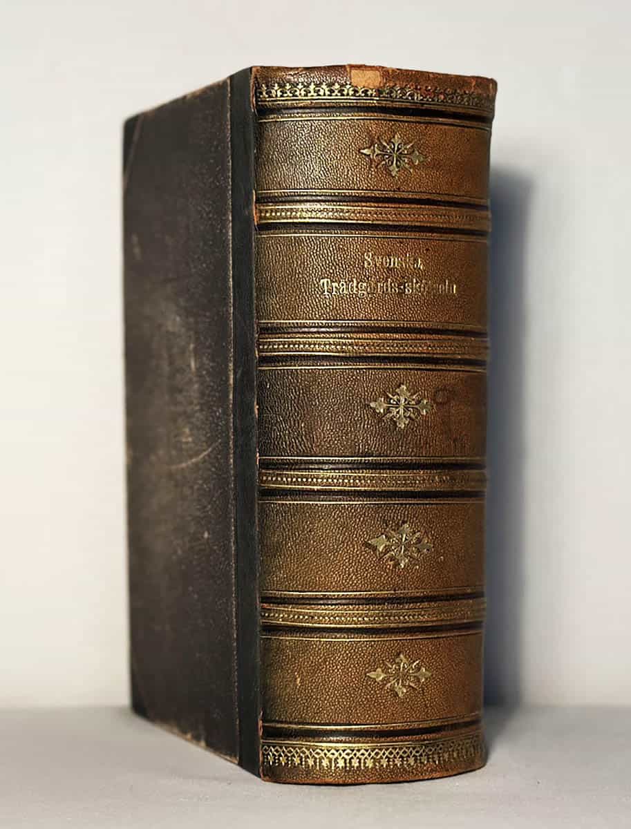 Lindgren, Erik (1828-1911) ; Pihl, Axel (1838-1927) ; Löwegren, Georg (1833-1919) : Handbok i svenska trädgårdsskötseln. Första-Nionde afdelningen (komplett)