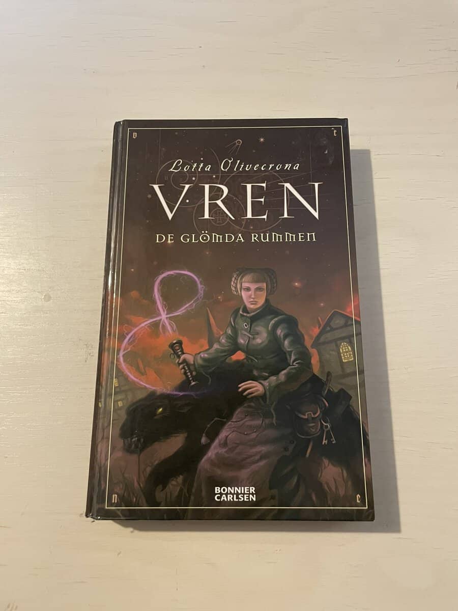Lotta Olivecrona : Vren 1 - De glömda rummen