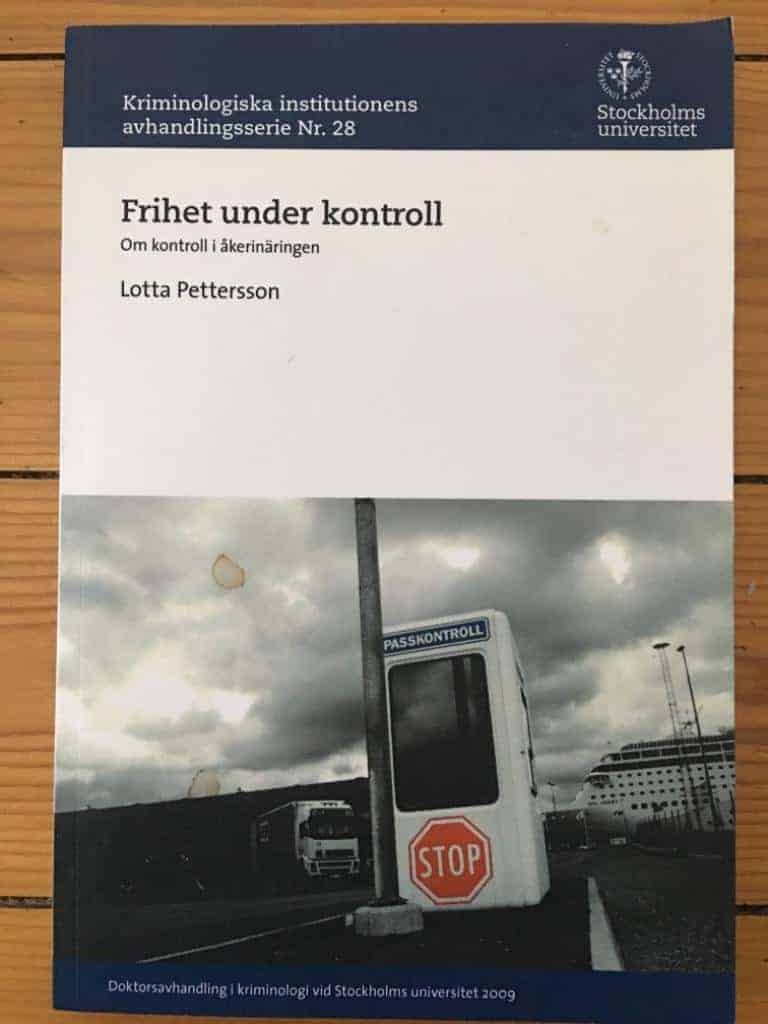 Lotta Pettersson : Frihet under kontroll
