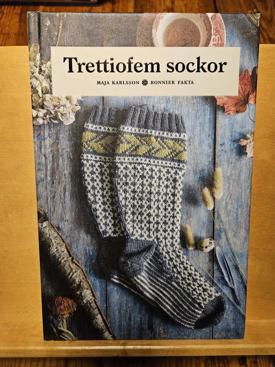 Maja Karlsson : Trettiofem sockor