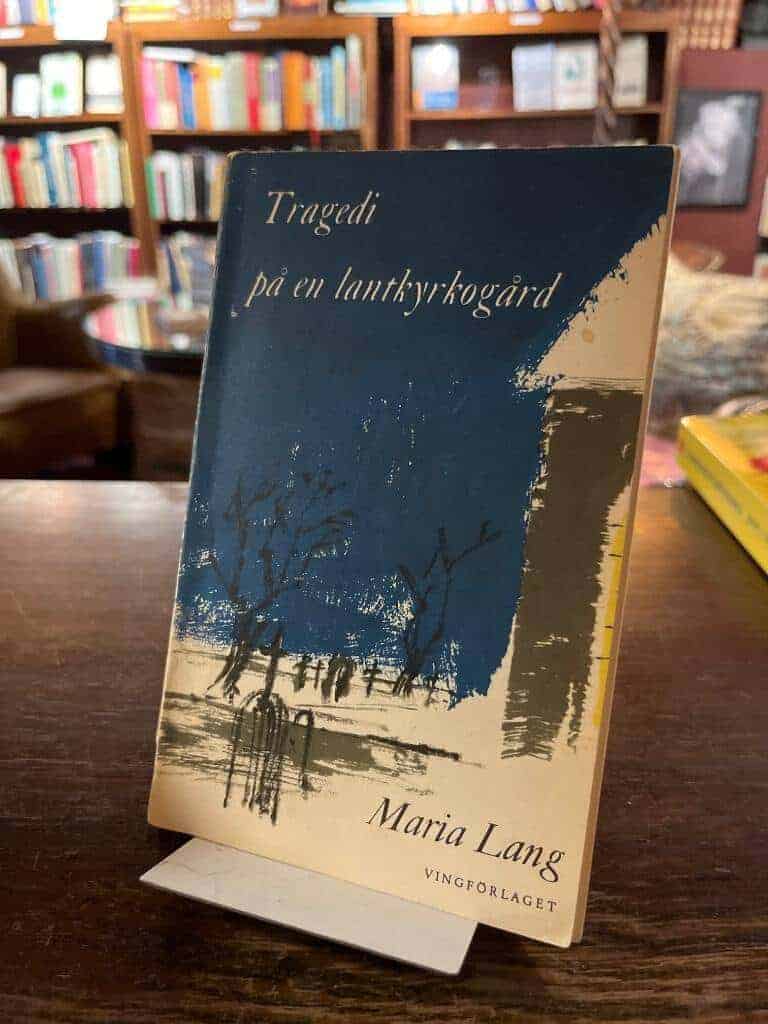 Maria Lang : Tragedi på en lantkyrkogård