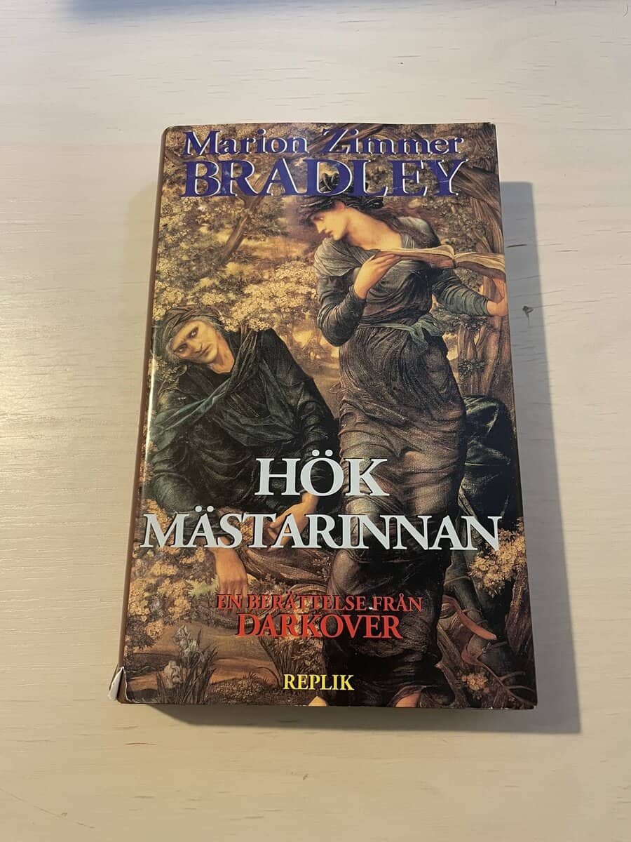 Marion Zimmer Bradley : Hökmästarinnan