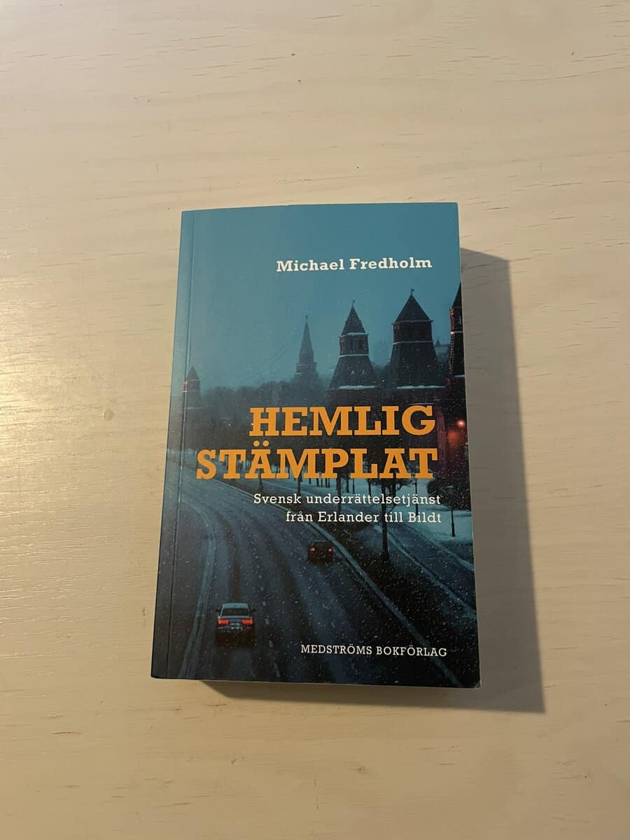 Michael Fredholm : Hemligstämplat