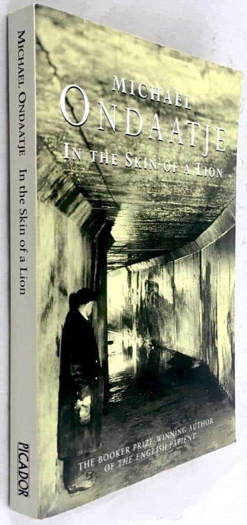 Michael Ondaatje : In the skin of a lion [engelskt text]
