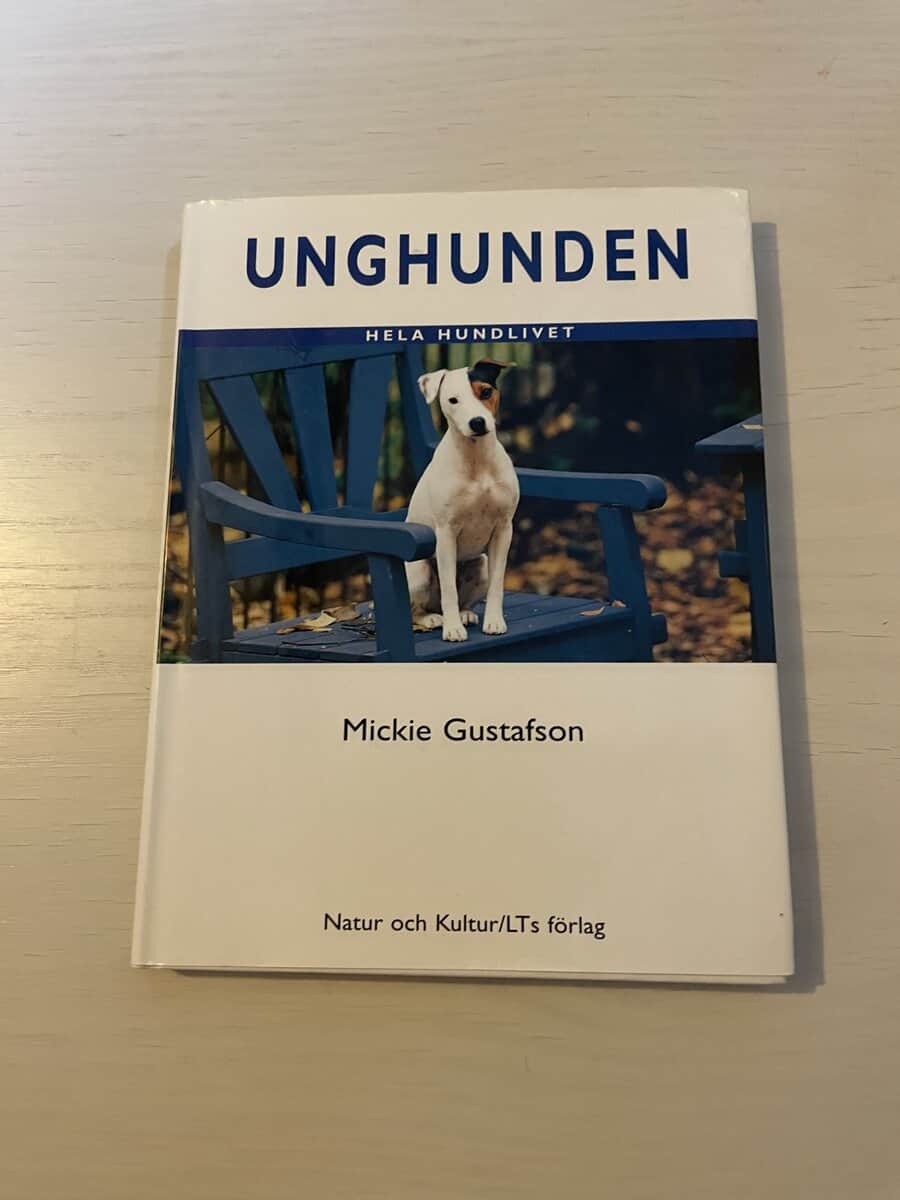 Mickie Gustafson : Unghunden