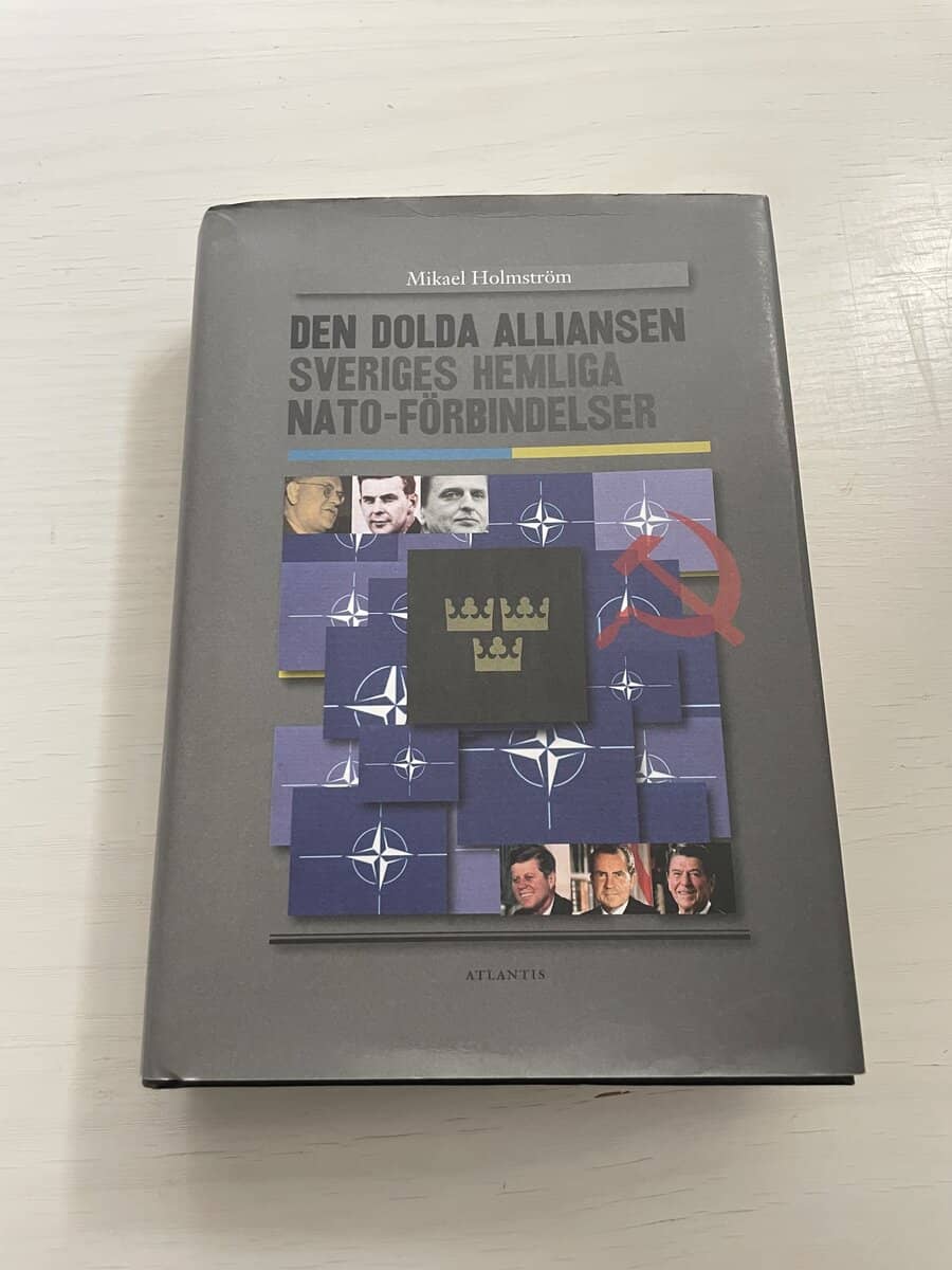 Mikael Holmström : Den dolda alliansen