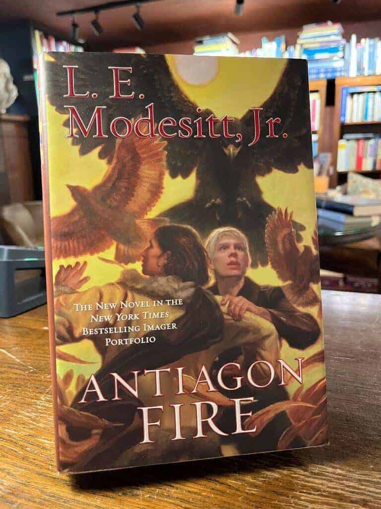 Modesitt, L. E., Jr. : Antiagon fire