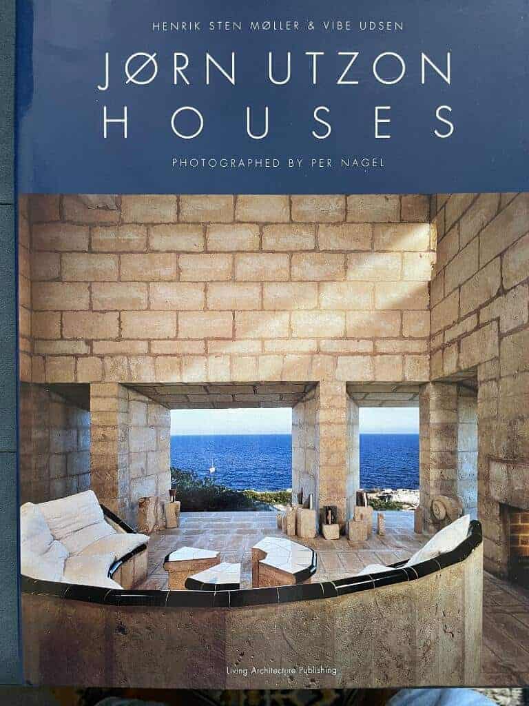Møller, Henrik Sten ; Utzon, Jørn ; Udsen, Vibe ; Nagel, Per : Jørn Utzon houses