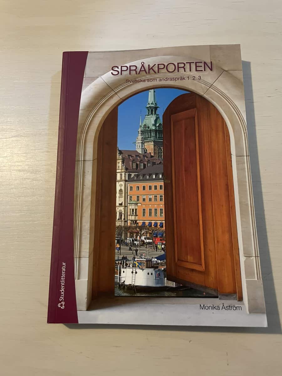 Monika Åström : Språkporten