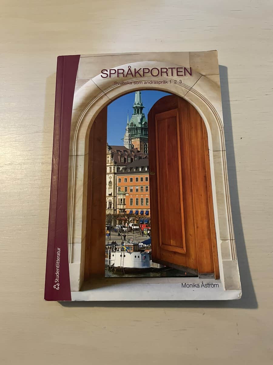 Monika Åström : Språkporten