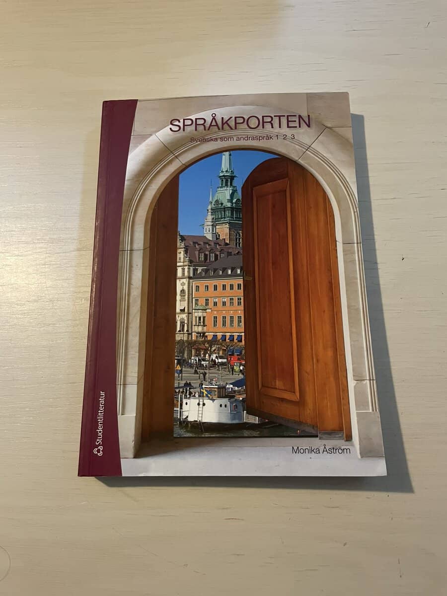 Monika Åström : Språkporten