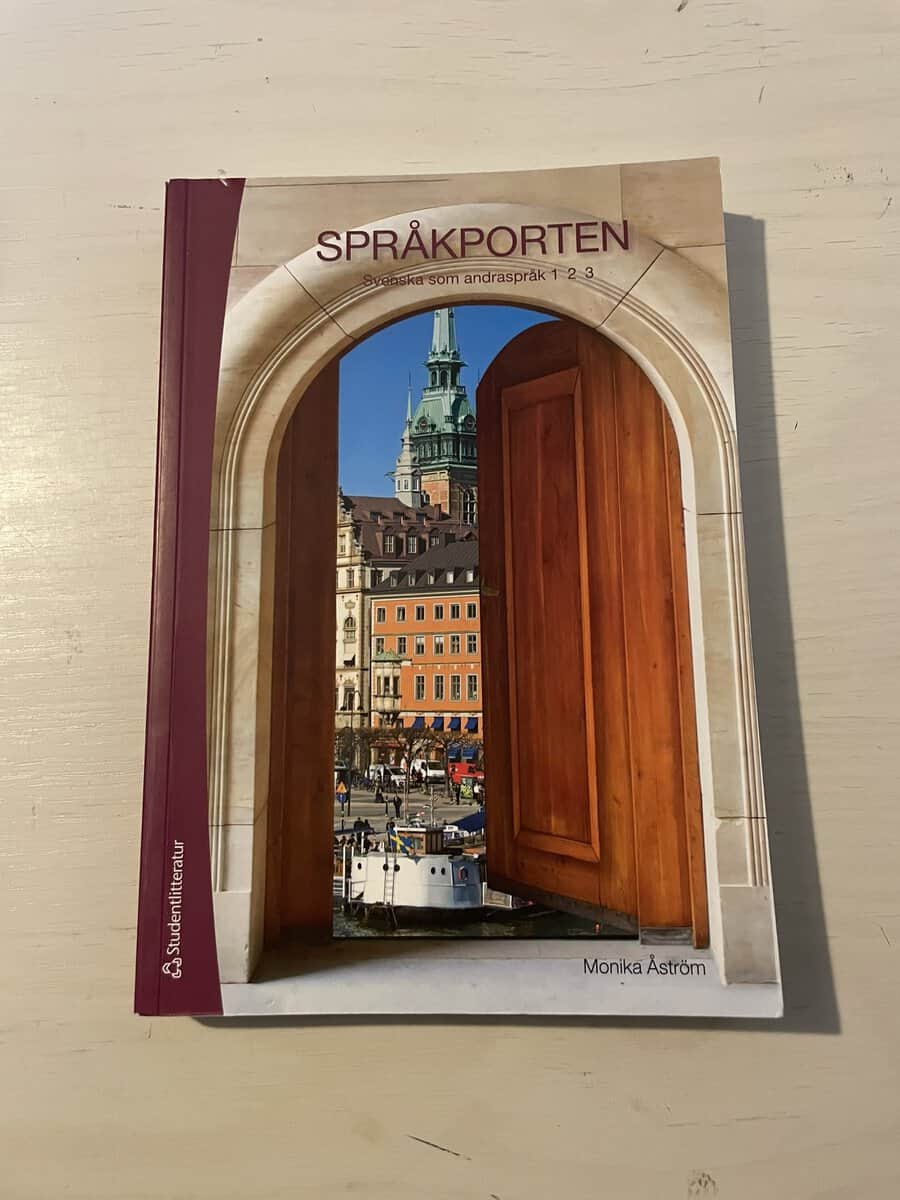 Monika Åström : Språkporten