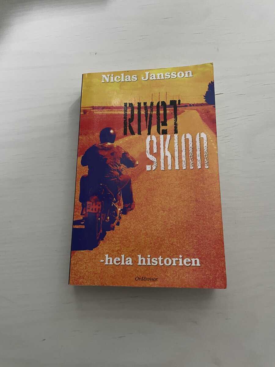 Niclas Jansson : Rivet skinn