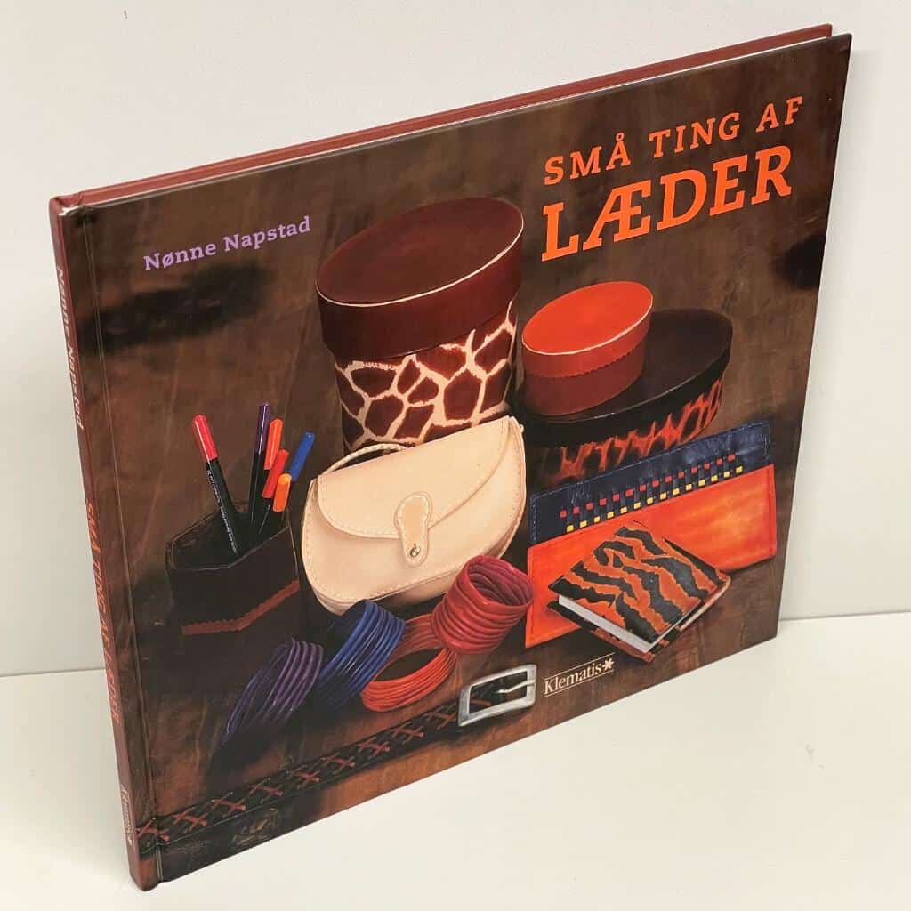 Nønne Napstad : Små ting af læder