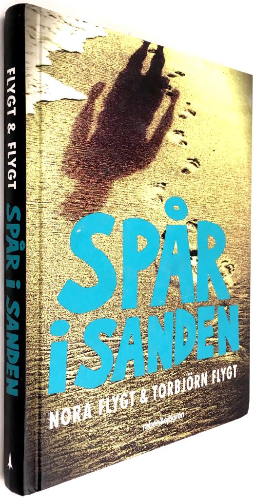 Nora Flygt ; Torbjörn Flygt : Spår i sanden