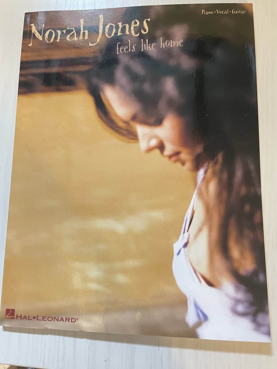 Norah Jones : Feels like home [Musiktryck] Piano, Vocal and Guitar