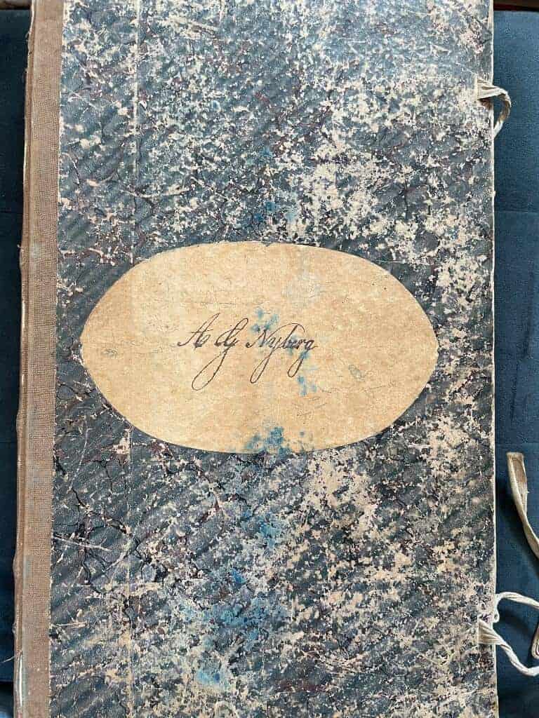 Nyberg : Äldre herbarium med 58 växter