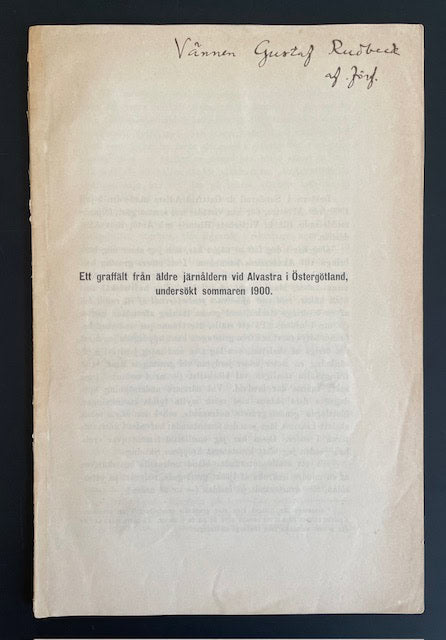 Oscar. Almgren : Ett graffält från äldre järnålder vid Alvastra i Östergötland, undersökt sommaren 1900.