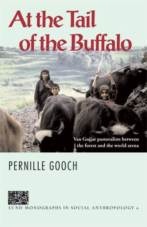 Pernille Gooch : At the tail of the buffalo