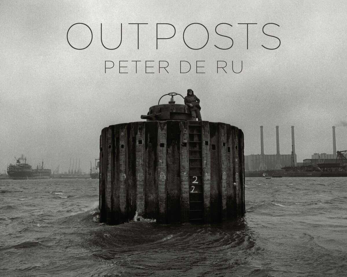 Peter de Rue : Outposts