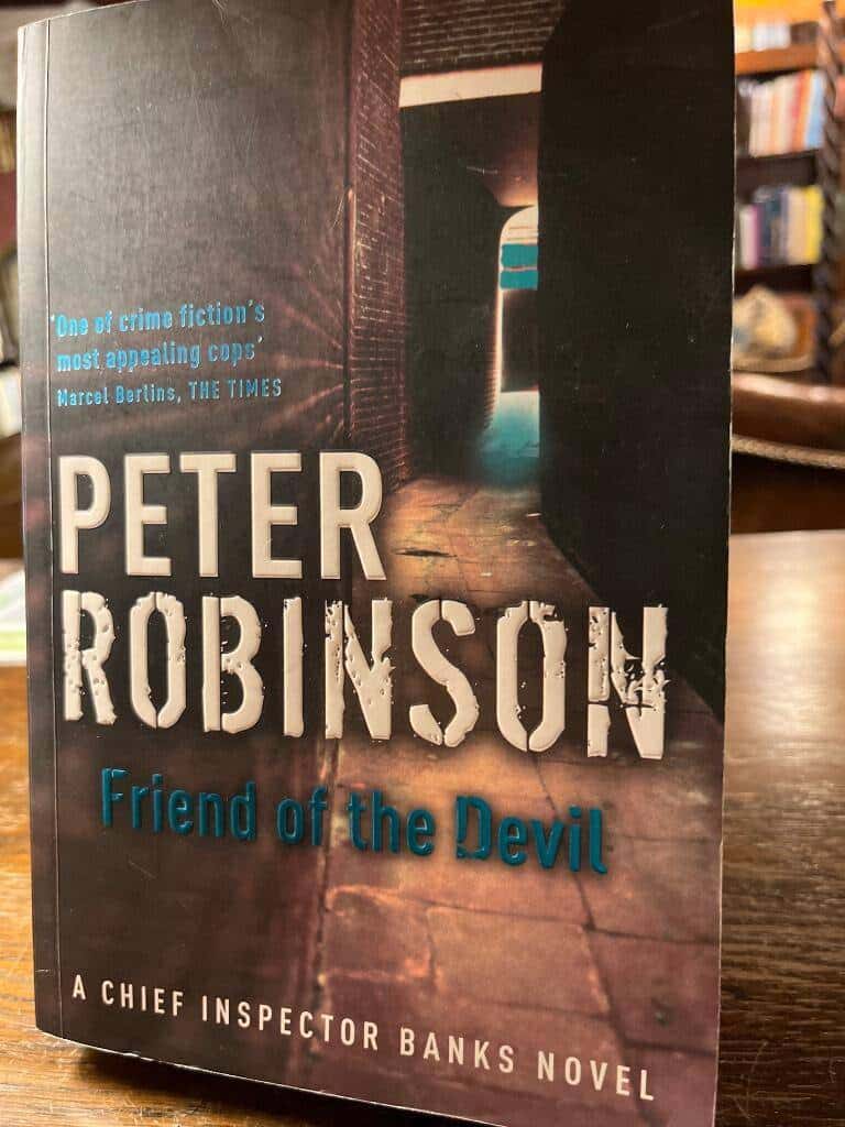 Peter Robinson : Friend of the devil