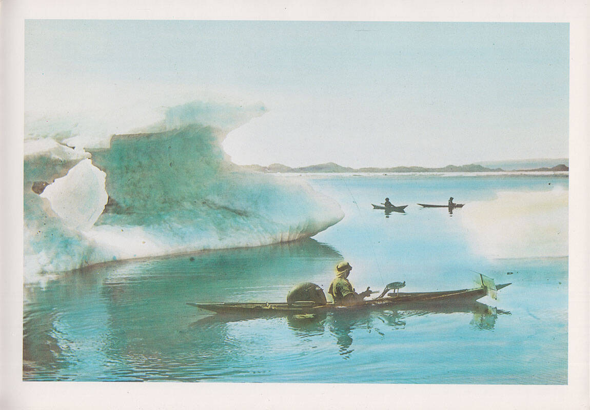 Petersen, H. C. ; Ebbesen, Hans : Umiat qaannallu kalaallit Nunaanni itsaq. Skindbåde i Grønland i gamle dage. Skinboats in Greenland in days of old