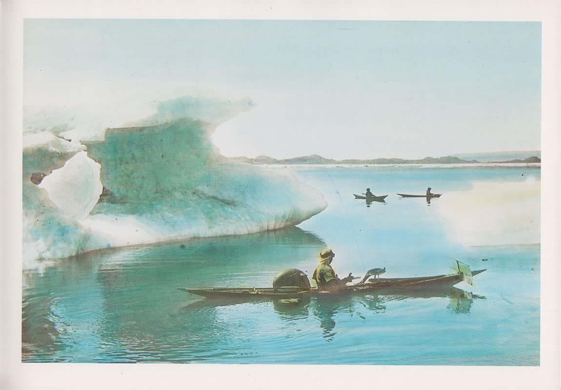 Petersen, H. C. ; Ebbesen, Hans : Umiat qaannallu kalaallit Nunaanni itsaq. Skindbåde i Grønland i gamle dage. Skinboats in Greenland in days of old