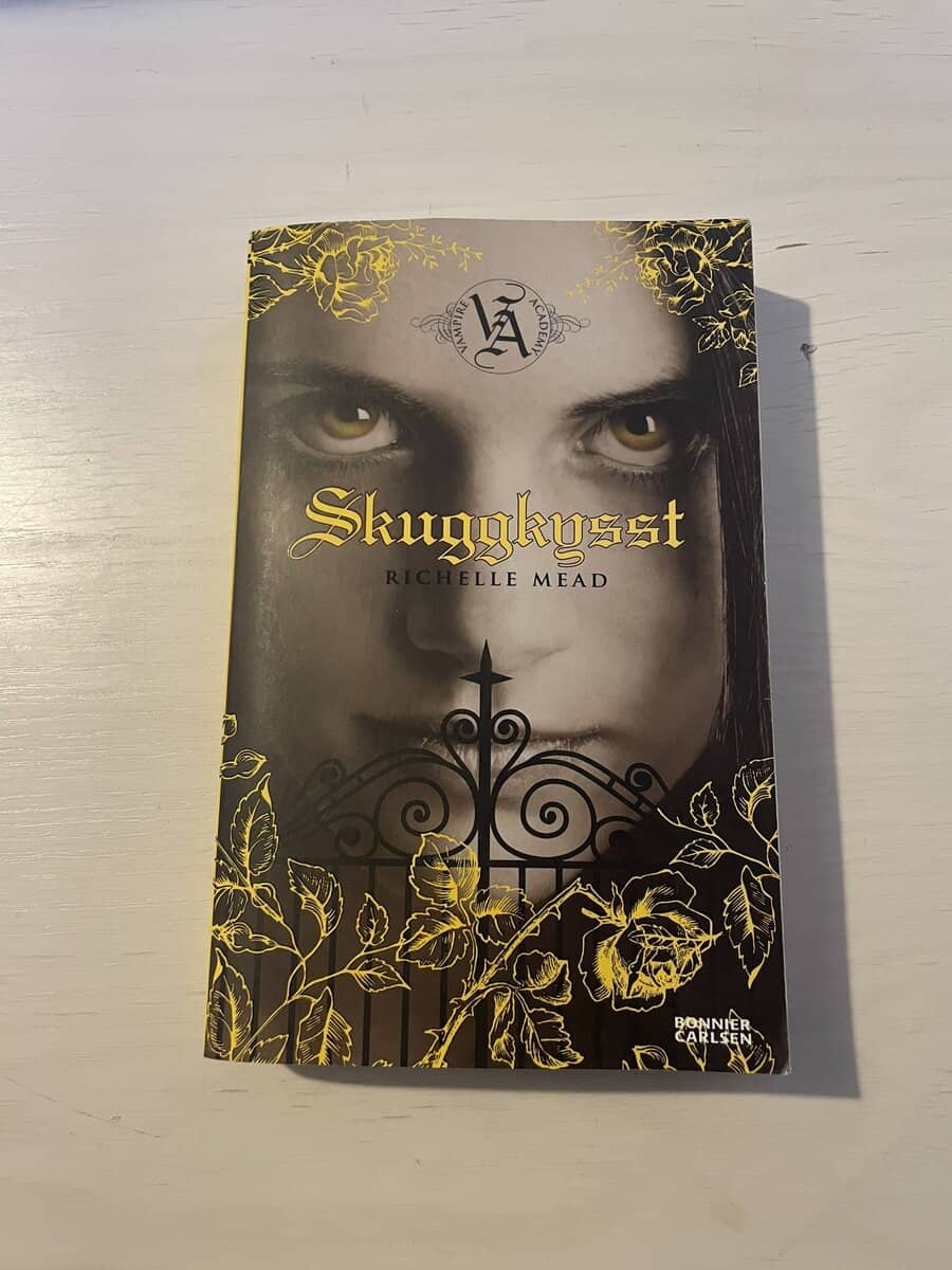 Richelle Mead : Vampire Academy 3 - Skuggkysst