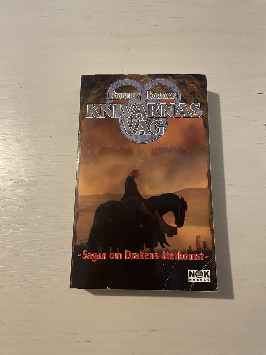 Robert Jordan : Sagan om drakens återkomst 15 - Knivarnas väg