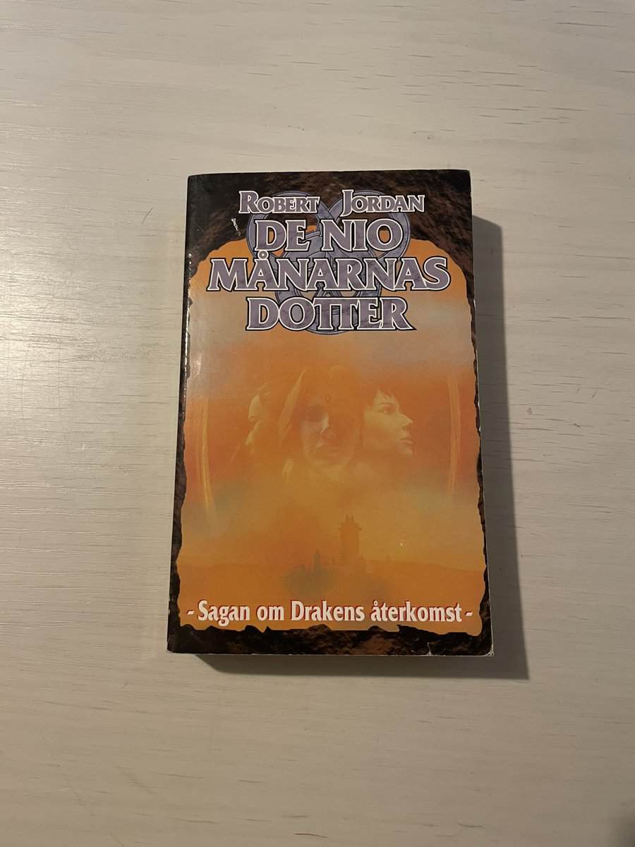 Robert Jordan : Sagan om drakens återkomst 18 - De nio månarnas dotter
