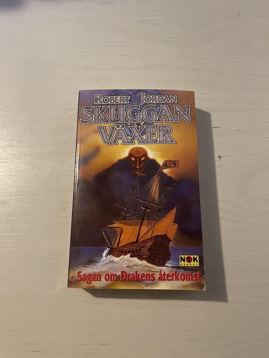 Robert Jordan : Sagan om drakens återkomst 7 - Skuggan växer