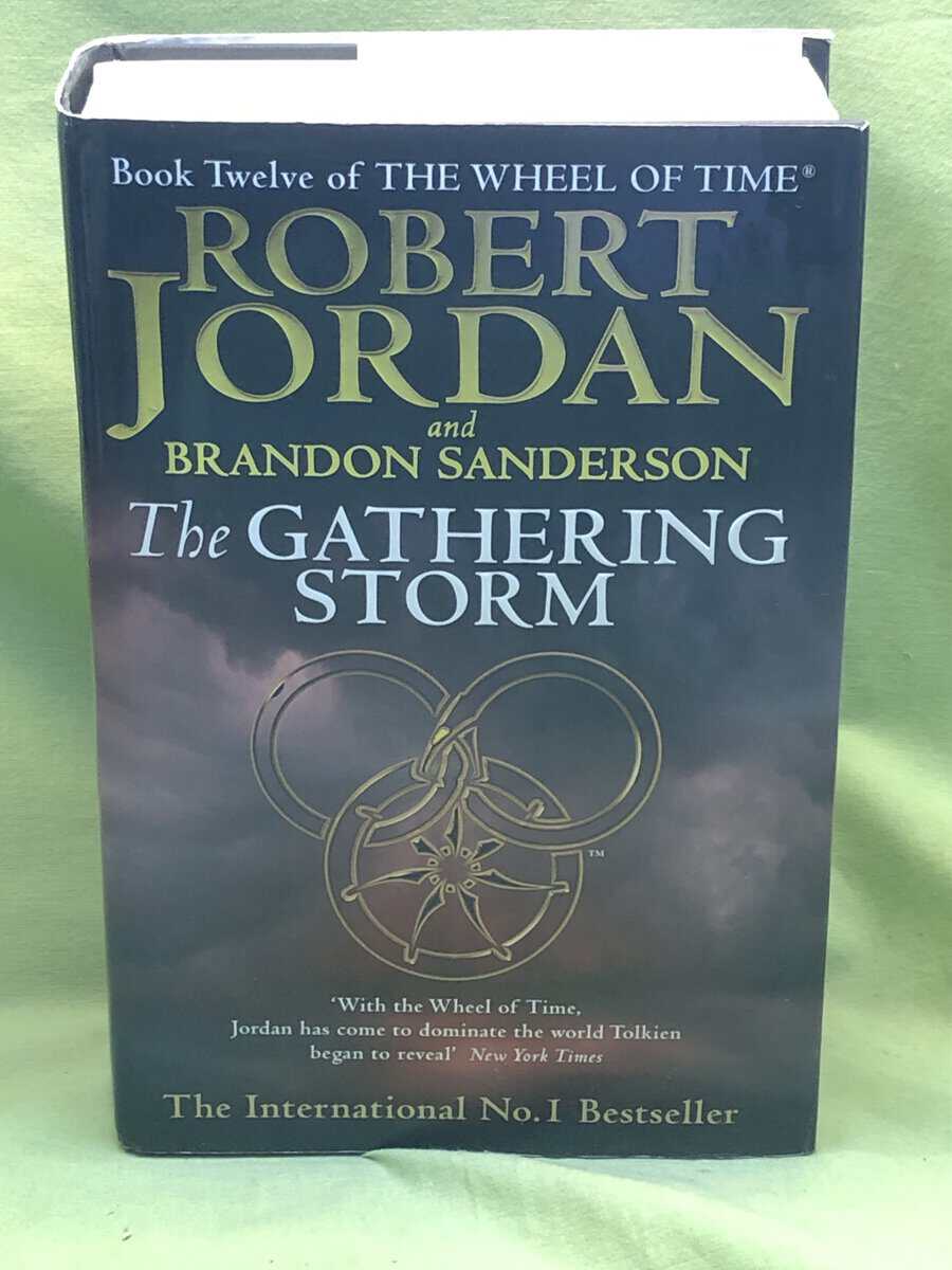 Robert Jordan : The gathering storm