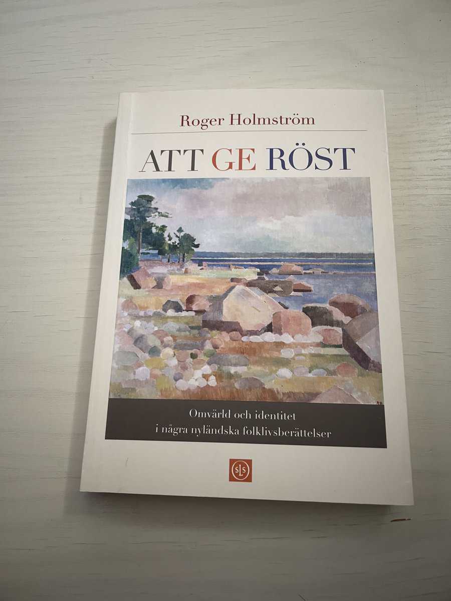 Roger Holmström : Att ge röst - Omvärld och identitet i några nyländska folklivsberättelser