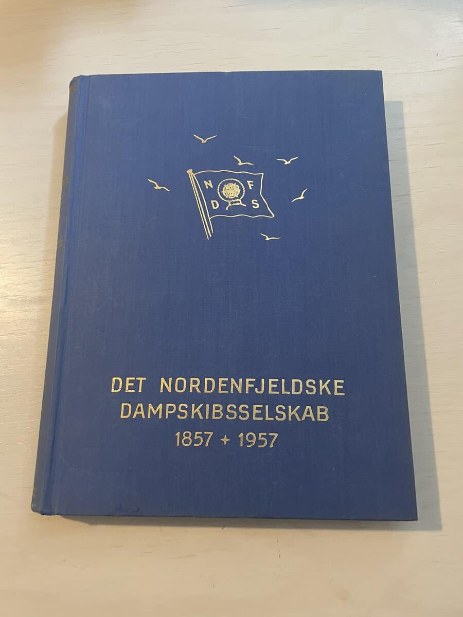 Rolf Danielsen : Det nordenfjeldske dampskibsselskab 1857-1957