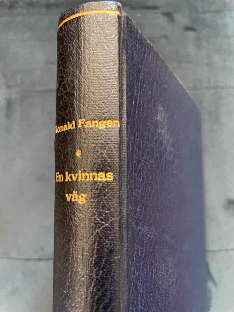 Ronald Fangen : En kvinnas väg