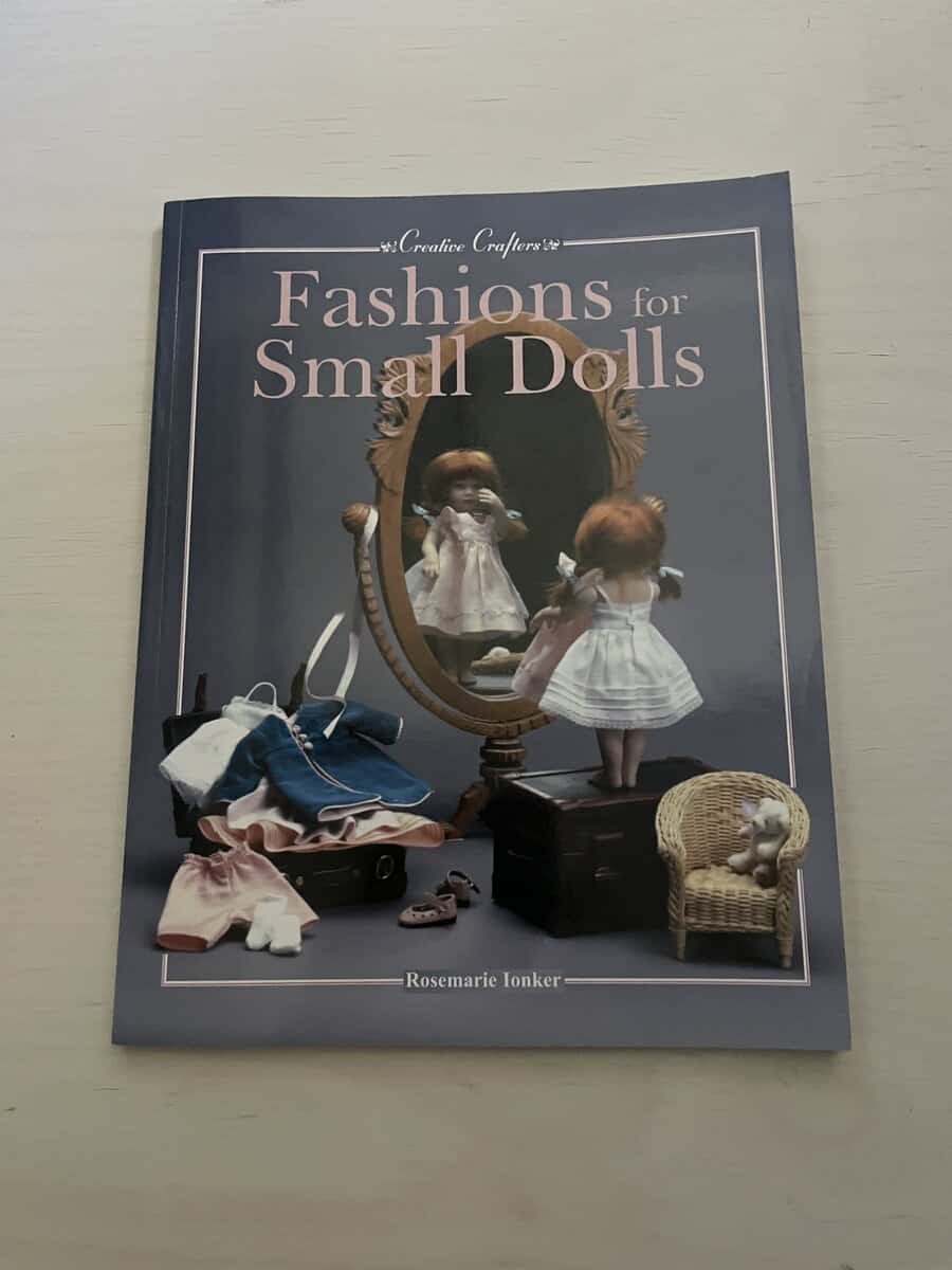 Rosemarie Ionker : Fashions for Small Dolls