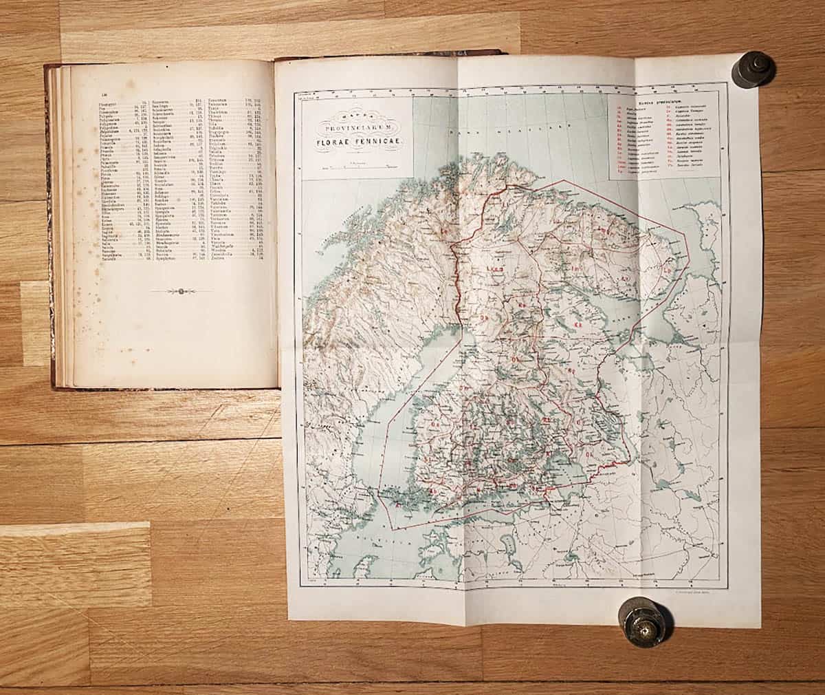 Saelan, Th. (Thiodolf, 1834-1921) ; A. Osw. Kihlman (Alfred Oswald, 1858-1938) ; Hj. Hjelt (Hjalmar, 1854-1921) : Herbarium Musei Fennici. I. Plantae Vascularis. Enumeratio plantarum Musei Fennici qvam edidit Societas pro fauna et flora Fennica. Editio secunda. Cum maoois duabus
