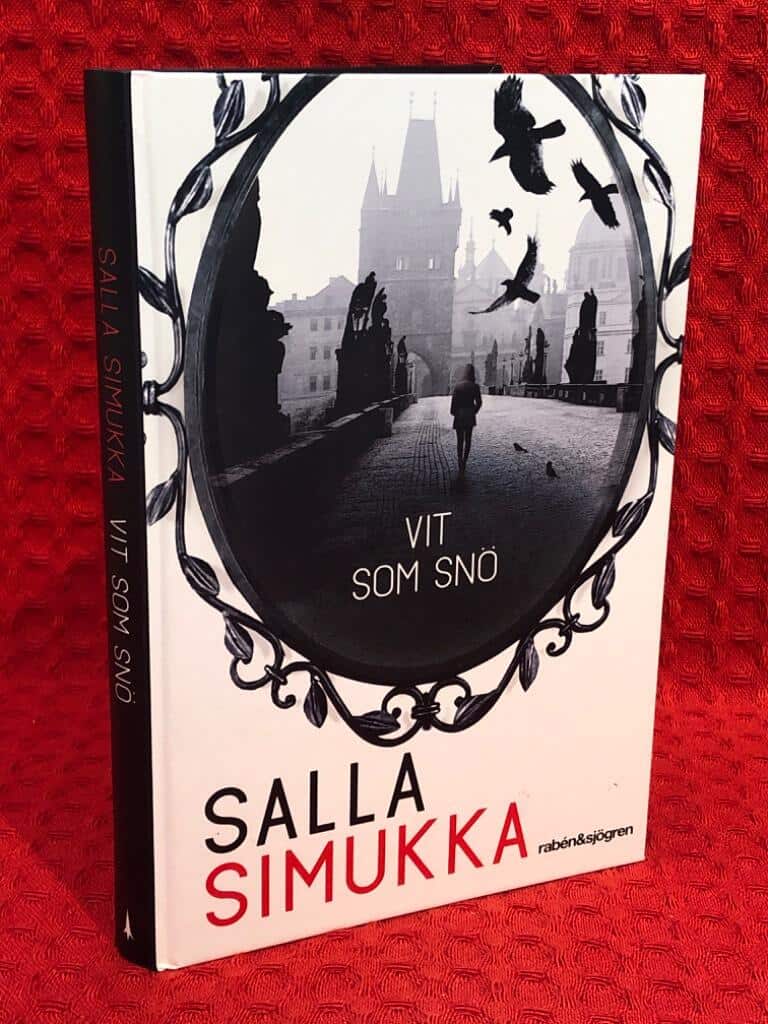 Salla Simukka : Vit som snö