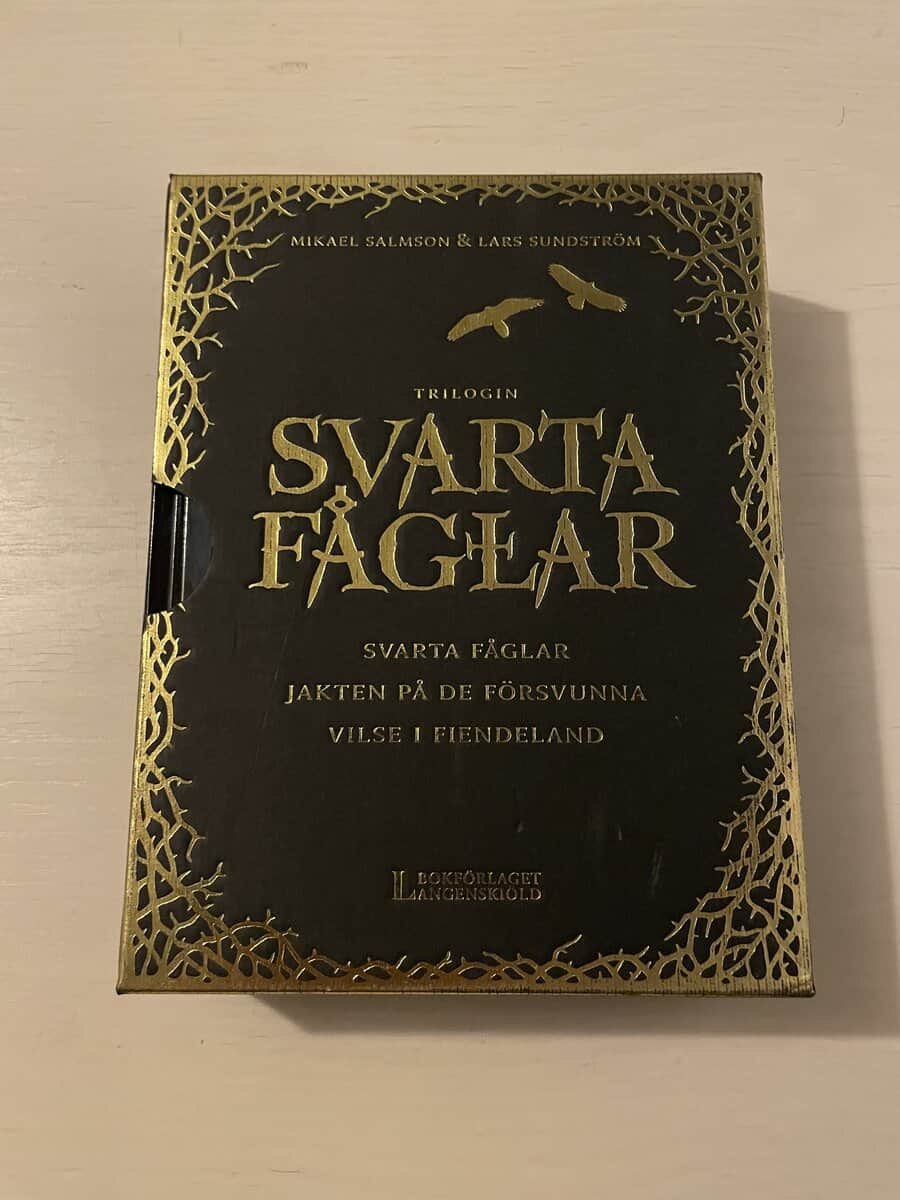 Salmson, Mikael, Sundström, Lars : Svarta fåglar-trilogin - Svarta fåglar - Vilse i fiendeland - Jakten på de försvunna