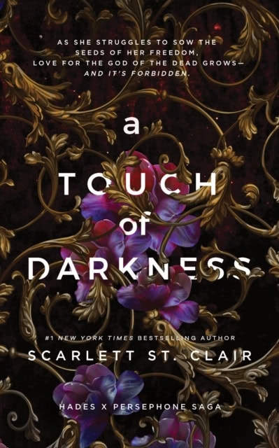 Scarlett St. Clair : A Touch of Darkness