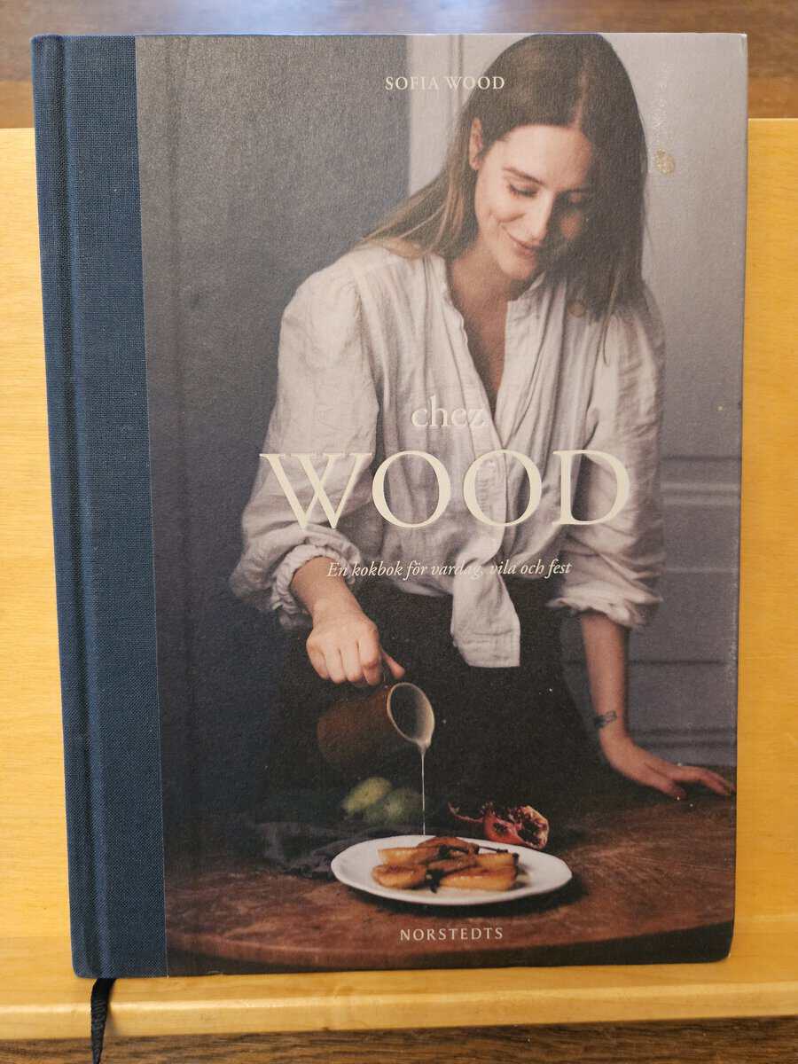 Sofia Wood : SIGNERAD Chez Wood